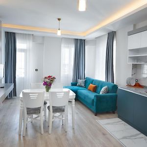 Delüks Kraliçe Yataklı Aile Süiti